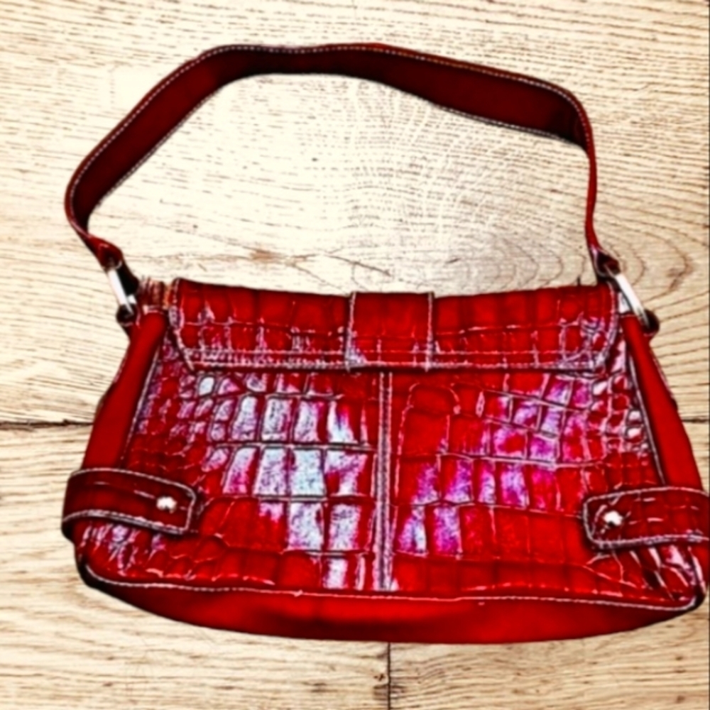 𝅺Franco Sarto Moc Croc Embossed Red Leather Women's Shoulder Bag EUC - Picture 2 of 8